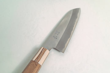 Hatsukokoro Shirahama White #2 Santoku 180mm - Cearmausas